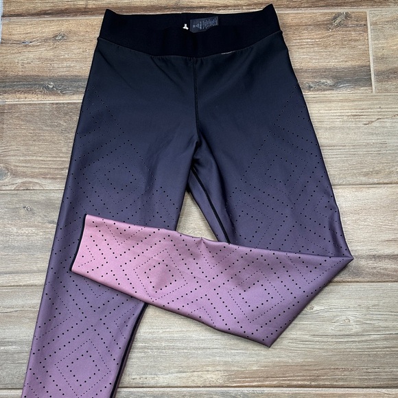 ULTRACOR
Ultra High Argyle-pixelate Ombre Cropped Legging - Picture 1 of 13